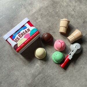 Melissa and Doug Ice Cream Set